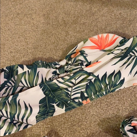 Thong Bikini Set - Picture 3 of 4